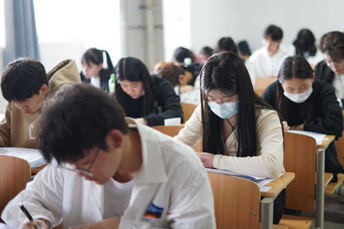 华中师范大学特色技能教育双证班09招生简章
